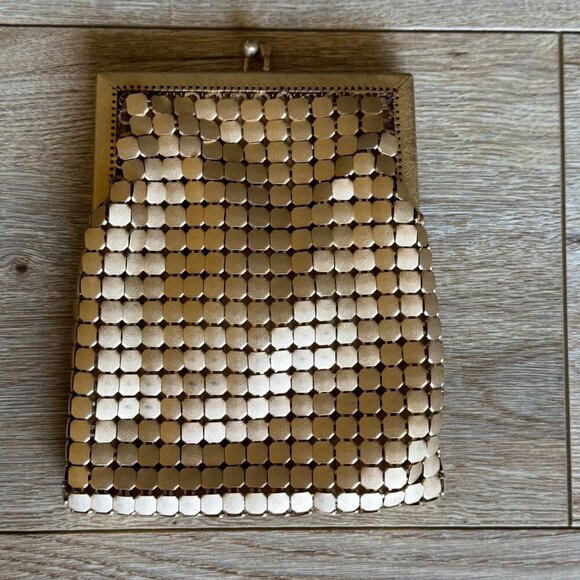 Vintage Cache Gold Chainmail Kiss Lock Shoulder Strap Evening Purse Clutch - Picture 6 of 12